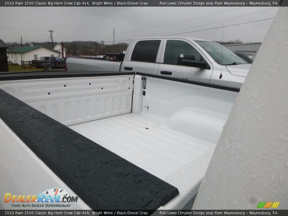 2019 Ram 1500 Classic Big Horn Crew Cab 4x4 Bright White / Black/Diesel Gray Photo #11