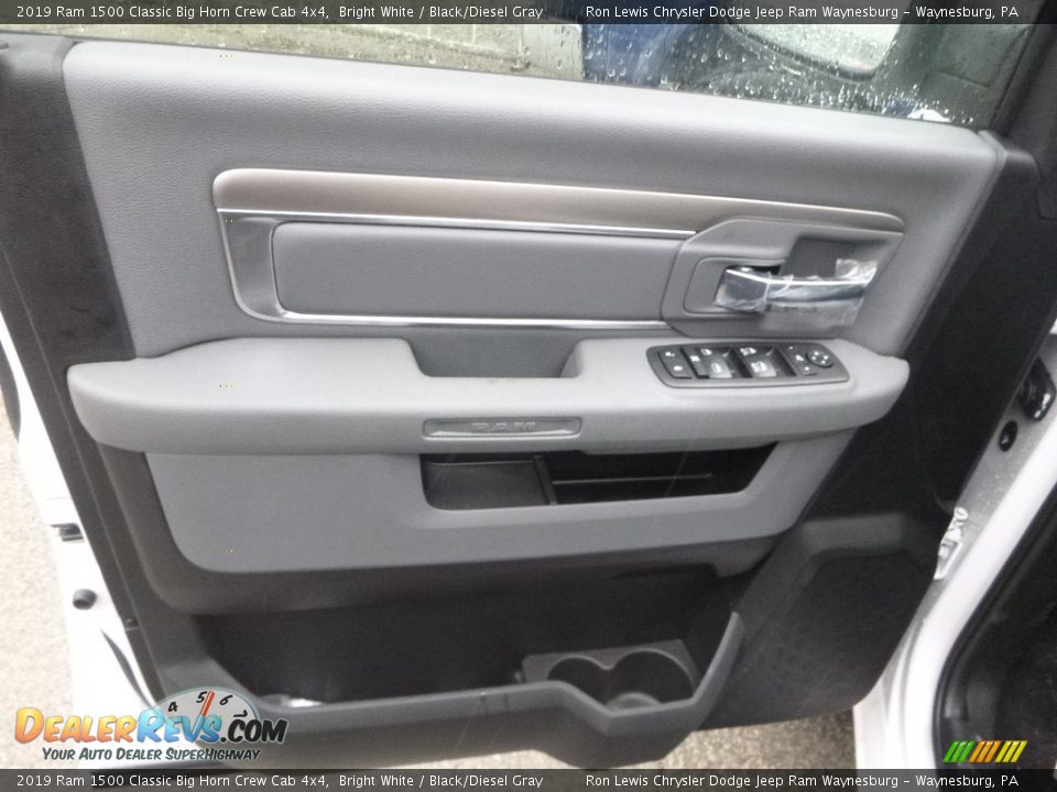 2019 Ram 1500 Classic Big Horn Crew Cab 4x4 Bright White / Black/Diesel Gray Photo #13
