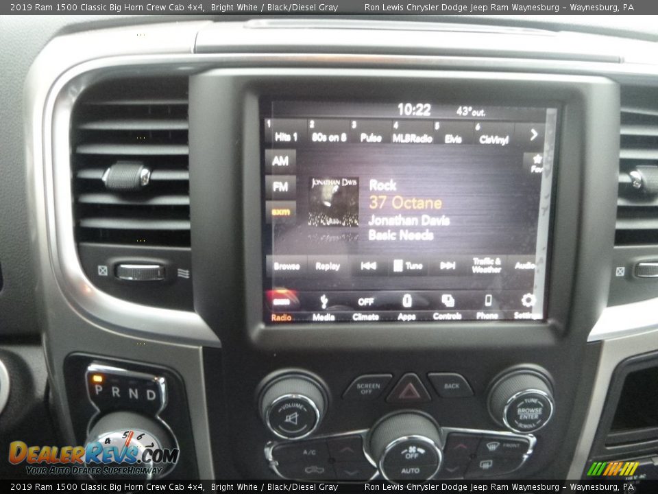 2019 Ram 1500 Classic Big Horn Crew Cab 4x4 Bright White / Black/Diesel Gray Photo #16