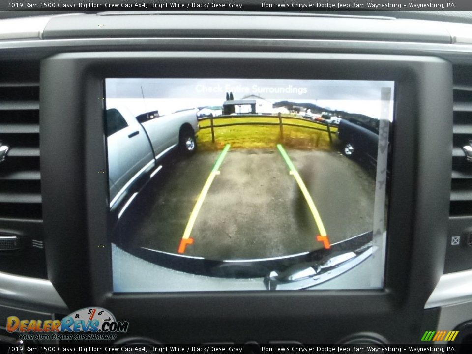 2019 Ram 1500 Classic Big Horn Crew Cab 4x4 Bright White / Black/Diesel Gray Photo #17