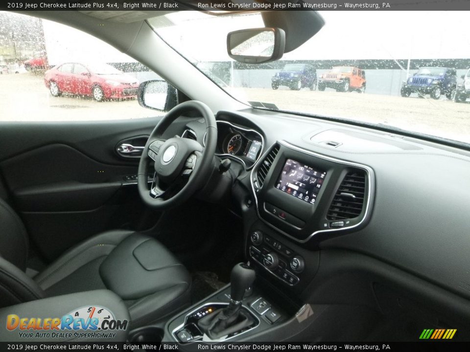 2019 Jeep Cherokee Latitude Plus 4x4 Bright White / Black Photo #11