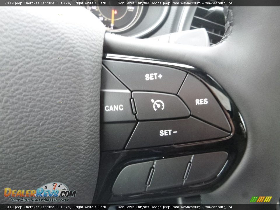 2019 Jeep Cherokee Latitude Plus 4x4 Bright White / Black Photo #18