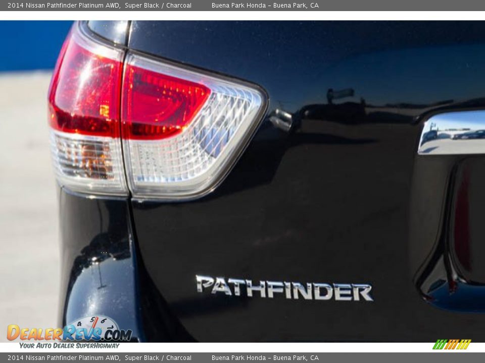 2014 Nissan Pathfinder Platinum AWD Super Black / Charcoal Photo #10