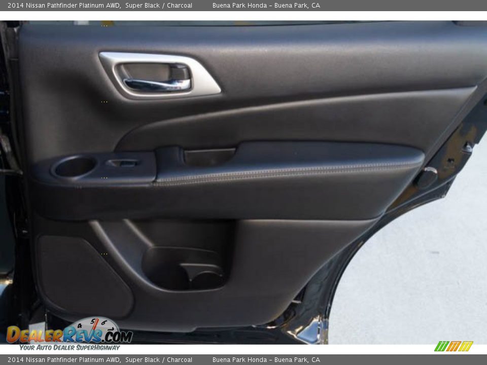 2014 Nissan Pathfinder Platinum AWD Super Black / Charcoal Photo #32