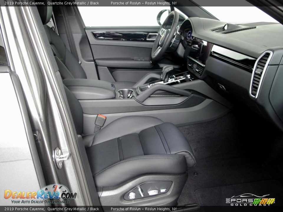 2019 Porsche Cayenne Quartzite Grey Metallic / Black Photo #17
