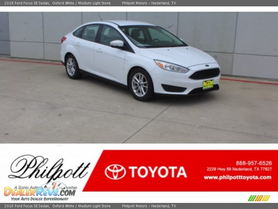 2016 Ford Focus SE Sedan Oxford White / Medium Light Stone Photo #1