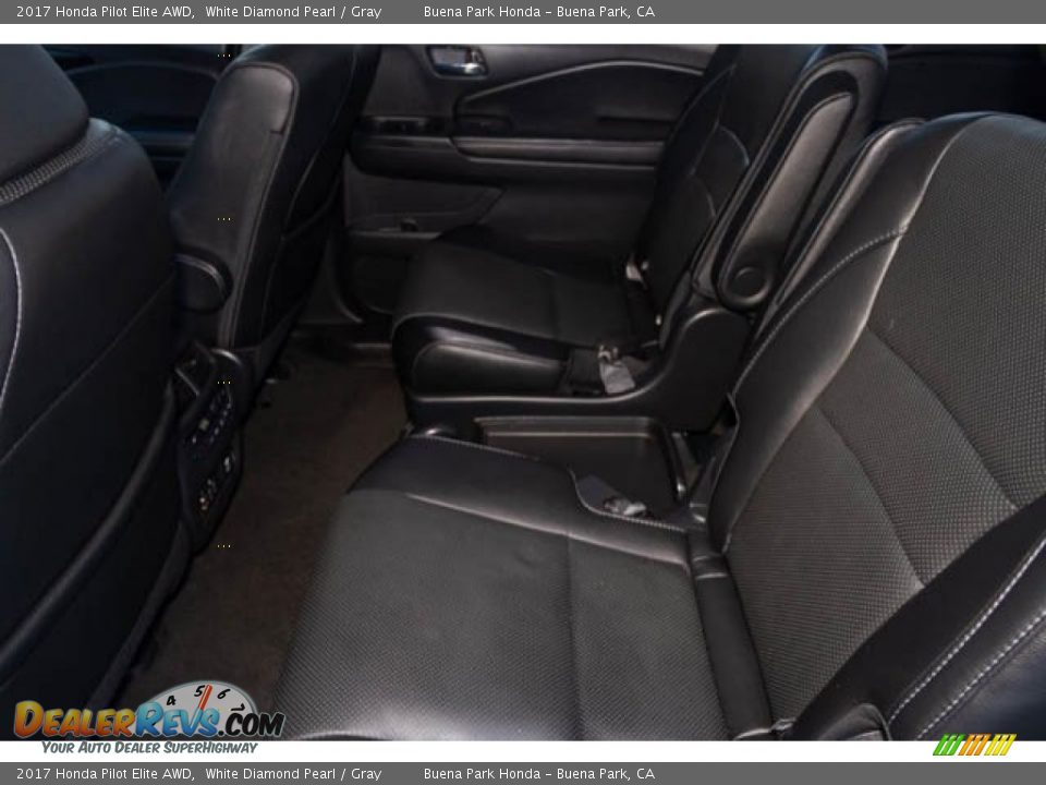2017 Honda Pilot Elite AWD White Diamond Pearl / Gray Photo #4