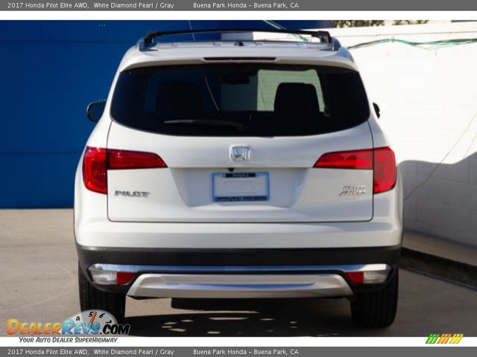 2017 Honda Pilot Elite AWD White Diamond Pearl / Gray Photo #9