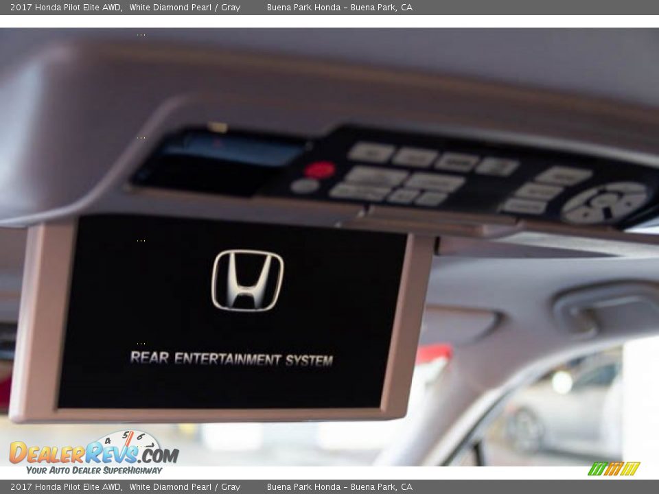 2017 Honda Pilot Elite AWD White Diamond Pearl / Gray Photo #18