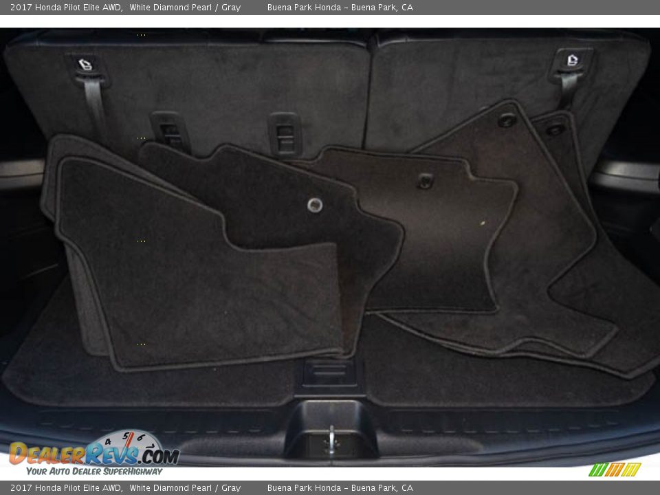 2017 Honda Pilot Elite AWD White Diamond Pearl / Gray Photo #21