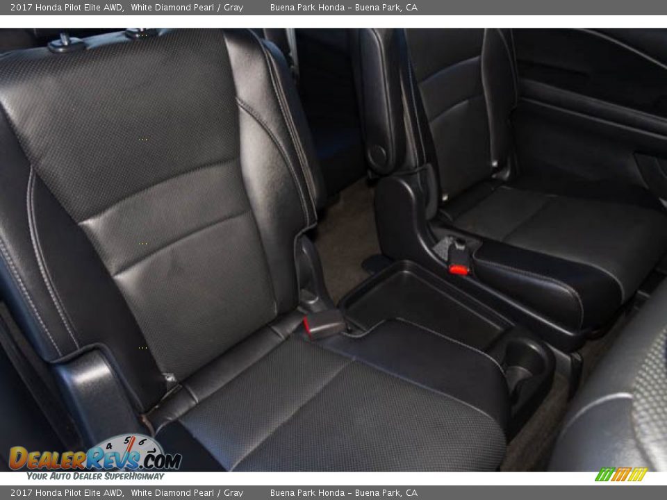 2017 Honda Pilot Elite AWD White Diamond Pearl / Gray Photo #24
