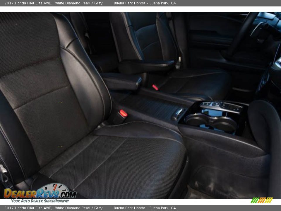 2017 Honda Pilot Elite AWD White Diamond Pearl / Gray Photo #26