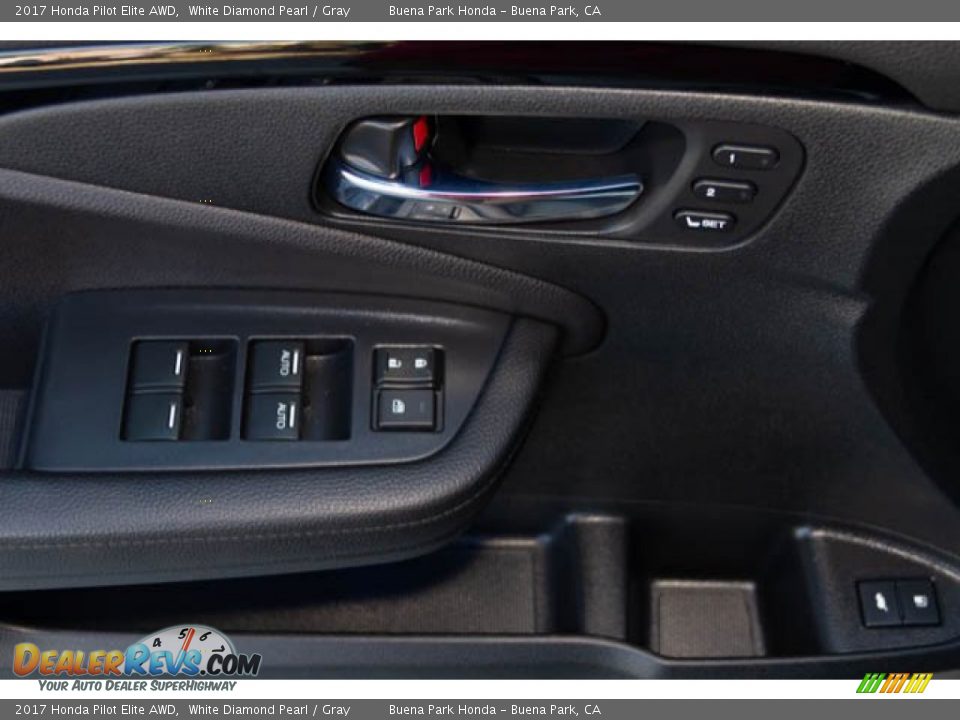 2017 Honda Pilot Elite AWD White Diamond Pearl / Gray Photo #33
