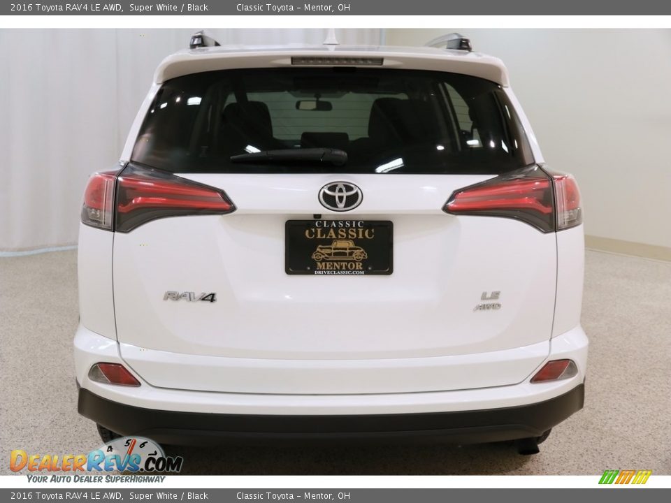 2016 Toyota RAV4 LE AWD Super White / Black Photo #18