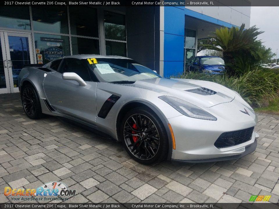 Front 3/4 View of 2017 Chevrolet Corvette Z06 Coupe Photo #6