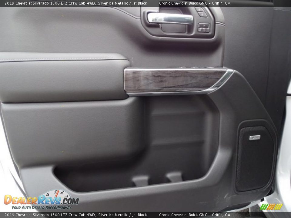 2019 Chevrolet Silverado 1500 LTZ Crew Cab 4WD Silver Ice Metallic / Jet Black Photo #10