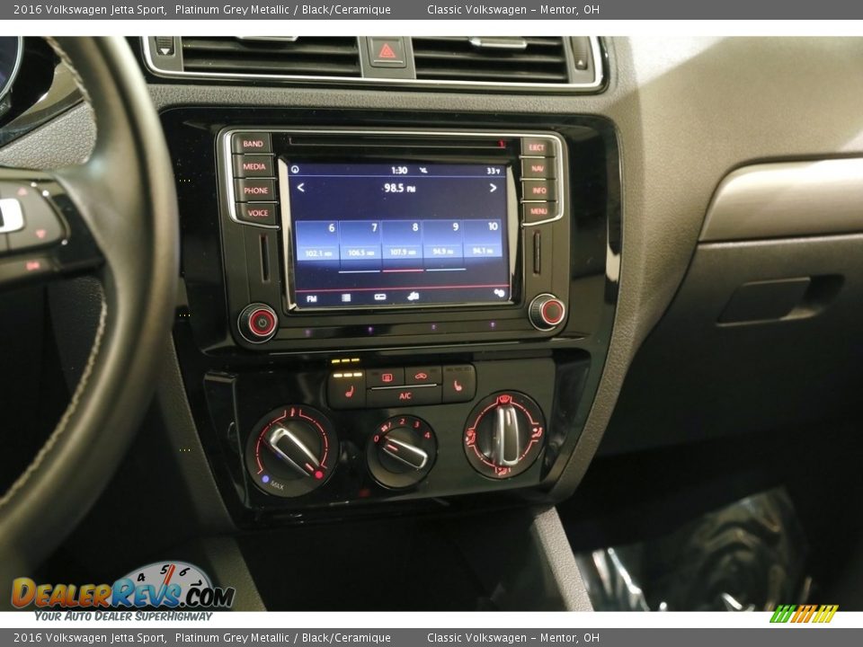 Controls of 2016 Volkswagen Jetta Sport Photo #9