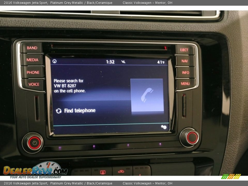 Controls of 2016 Volkswagen Jetta Sport Photo #12