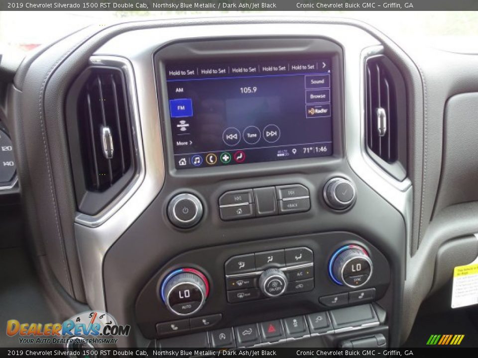 Controls of 2019 Chevrolet Silverado 1500 RST Double Cab Photo #21