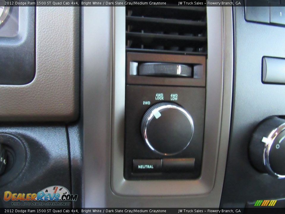 2012 Dodge Ram 1500 ST Quad Cab 4x4 Bright White / Dark Slate Gray/Medium Graystone Photo #21