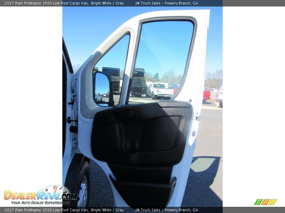 2017 Ram ProMaster 1500 Low Roof Cargo Van Bright White / Gray Photo #16