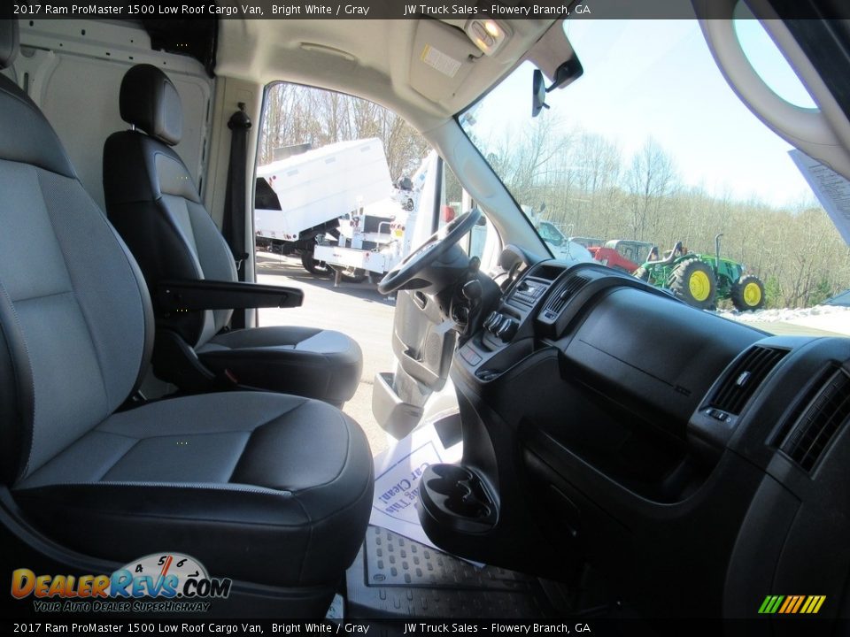 2017 Ram ProMaster 1500 Low Roof Cargo Van Bright White / Gray Photo #19