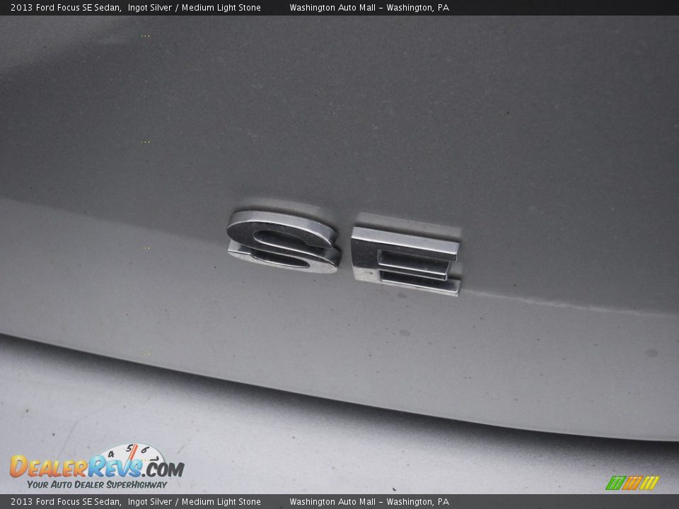 2013 Ford Focus SE Sedan Ingot Silver / Medium Light Stone Photo #9