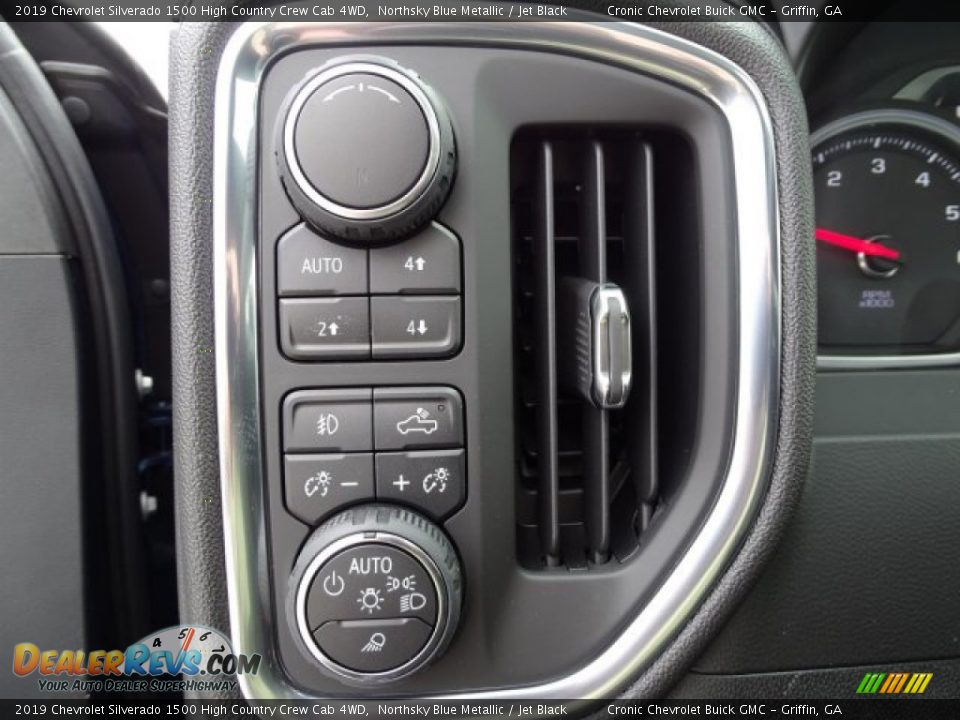 Controls of 2019 Chevrolet Silverado 1500 High Country Crew Cab 4WD Photo #12