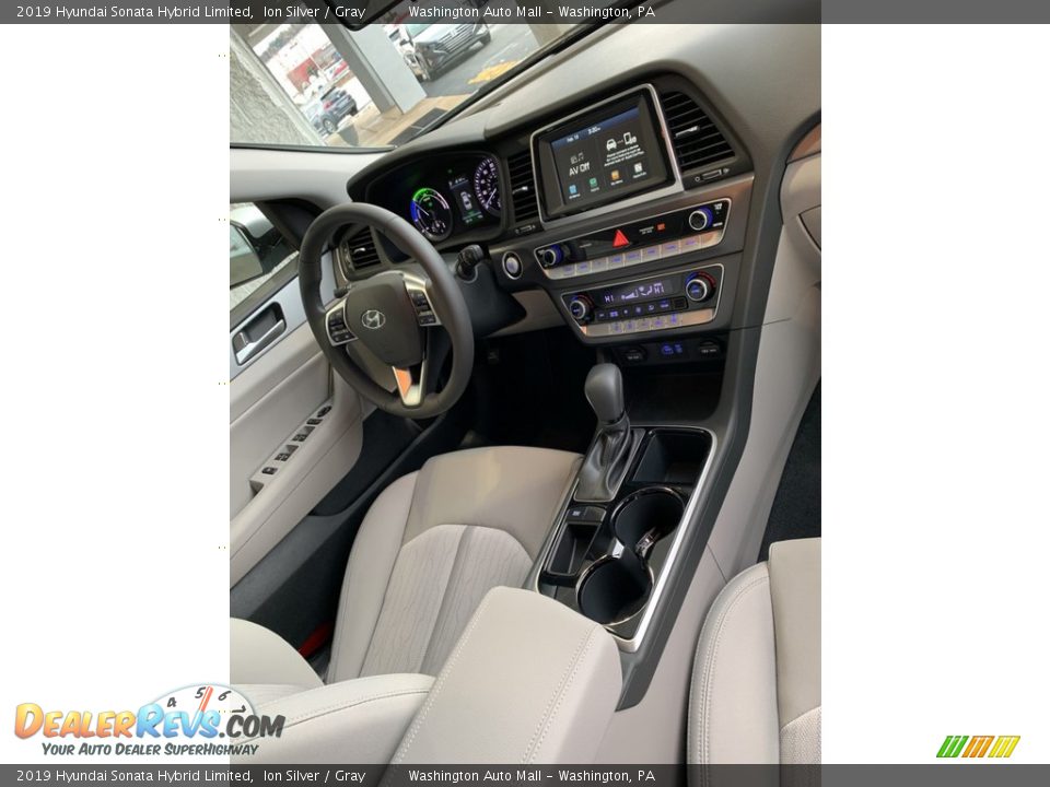 2019 Hyundai Sonata Hybrid Limited Ion Silver / Gray Photo #32
