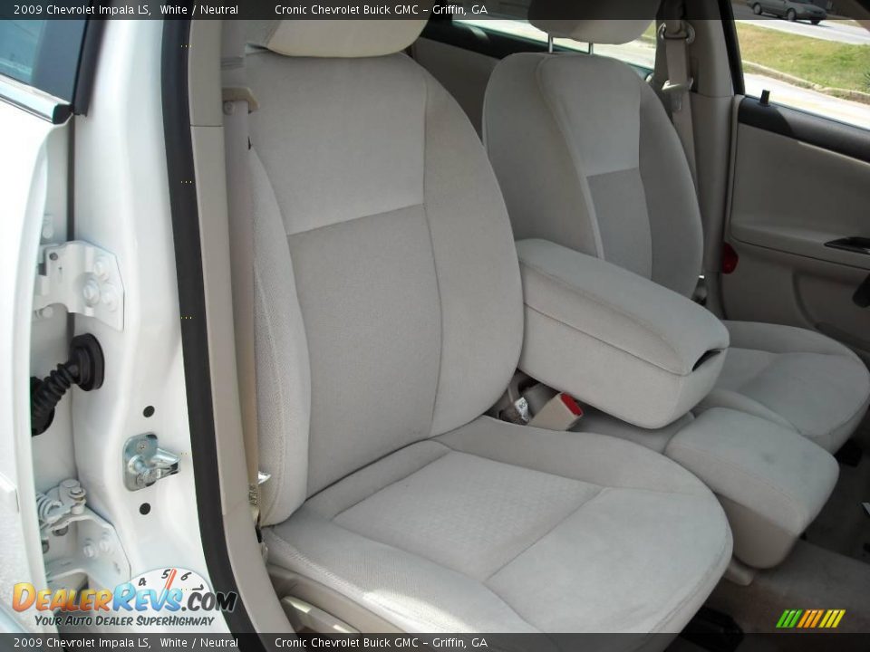 2009 Chevrolet Impala LS White / Neutral Photo #16