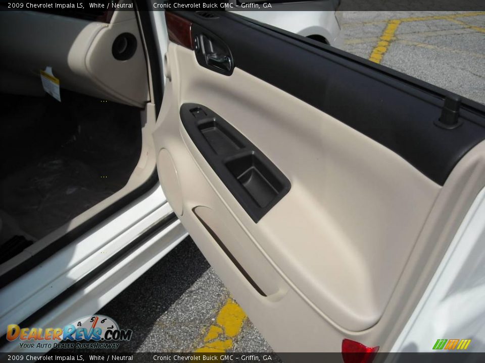 2009 Chevrolet Impala LS White / Neutral Photo #17