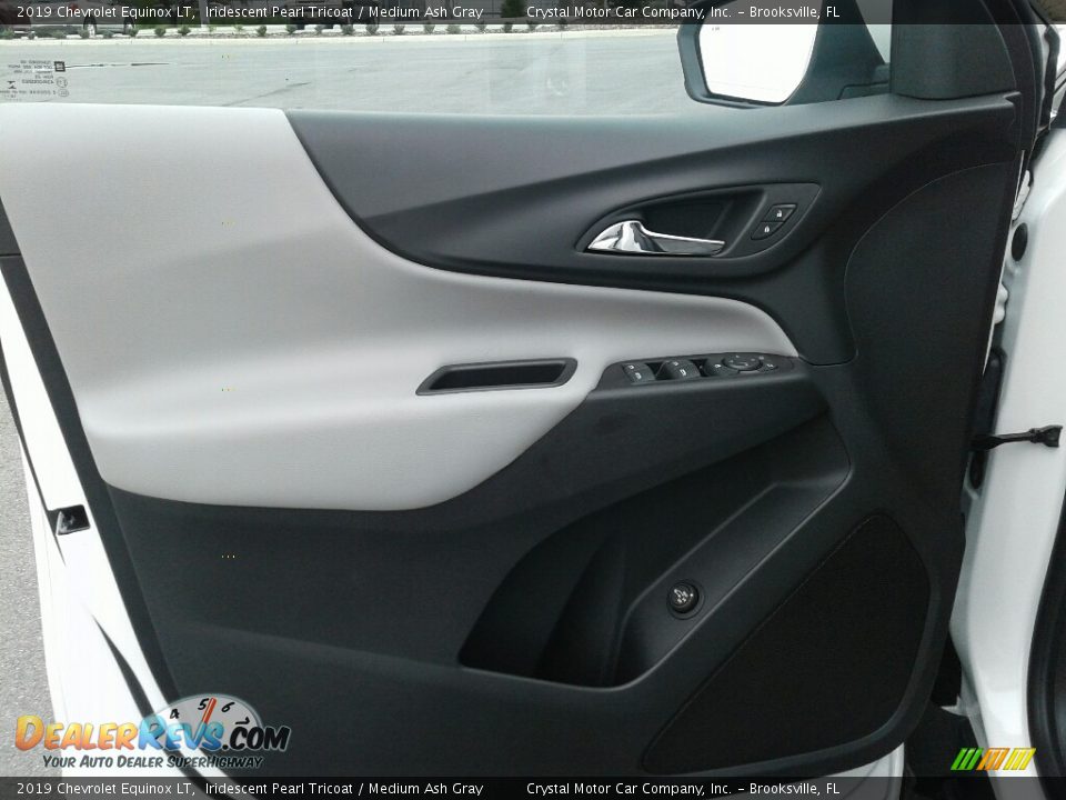 2019 Chevrolet Equinox LT Iridescent Pearl Tricoat / Medium Ash Gray Photo #17