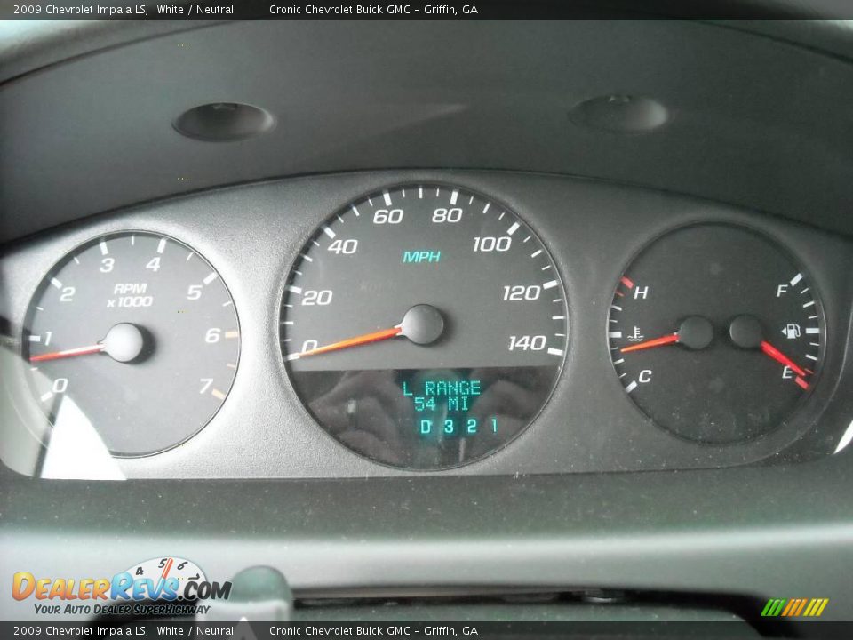 2009 Chevrolet Impala LS White / Neutral Photo #23