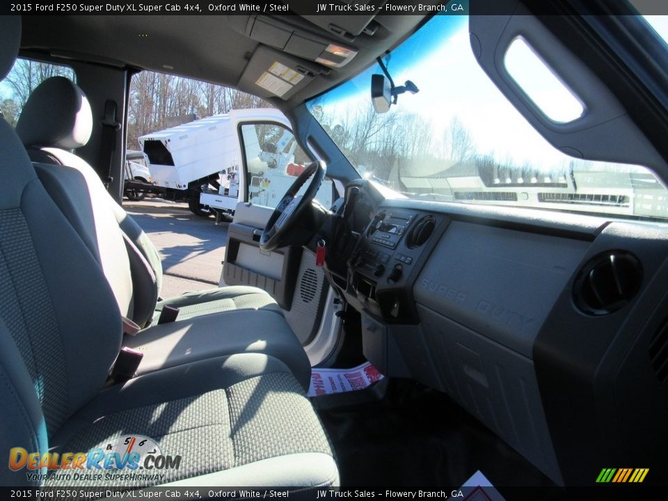 2015 Ford F250 Super Duty XL Super Cab 4x4 Oxford White / Steel Photo #24