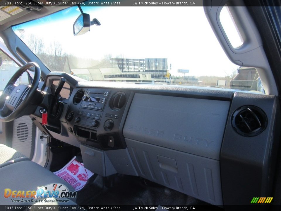 2015 Ford F250 Super Duty XL Super Cab 4x4 Oxford White / Steel Photo #25