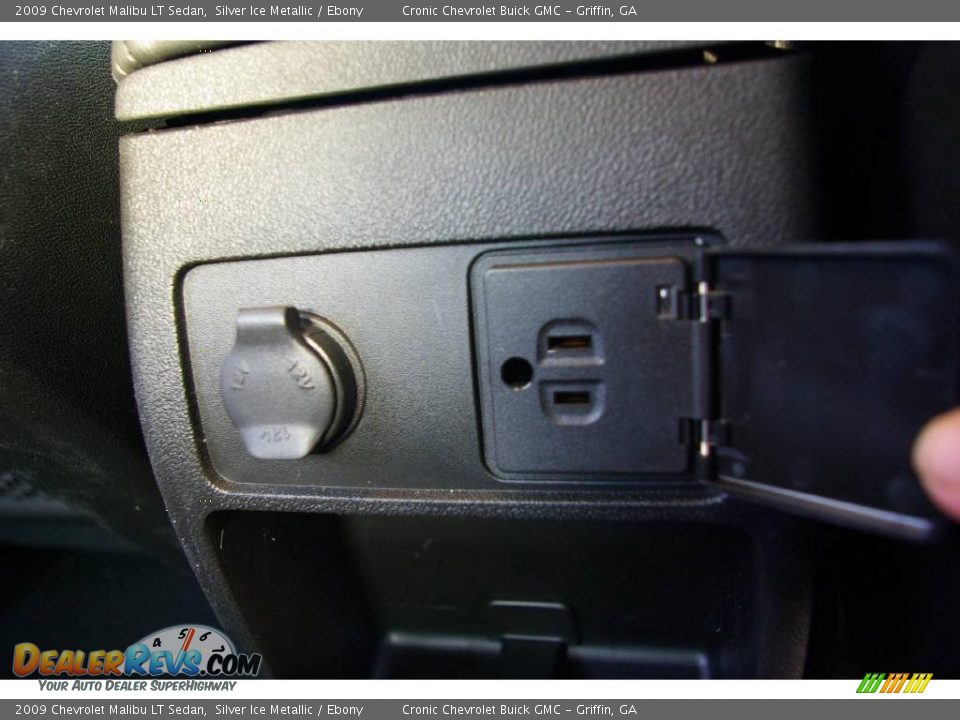 2009 Chevrolet Malibu LT Sedan Silver Ice Metallic / Ebony Photo #17