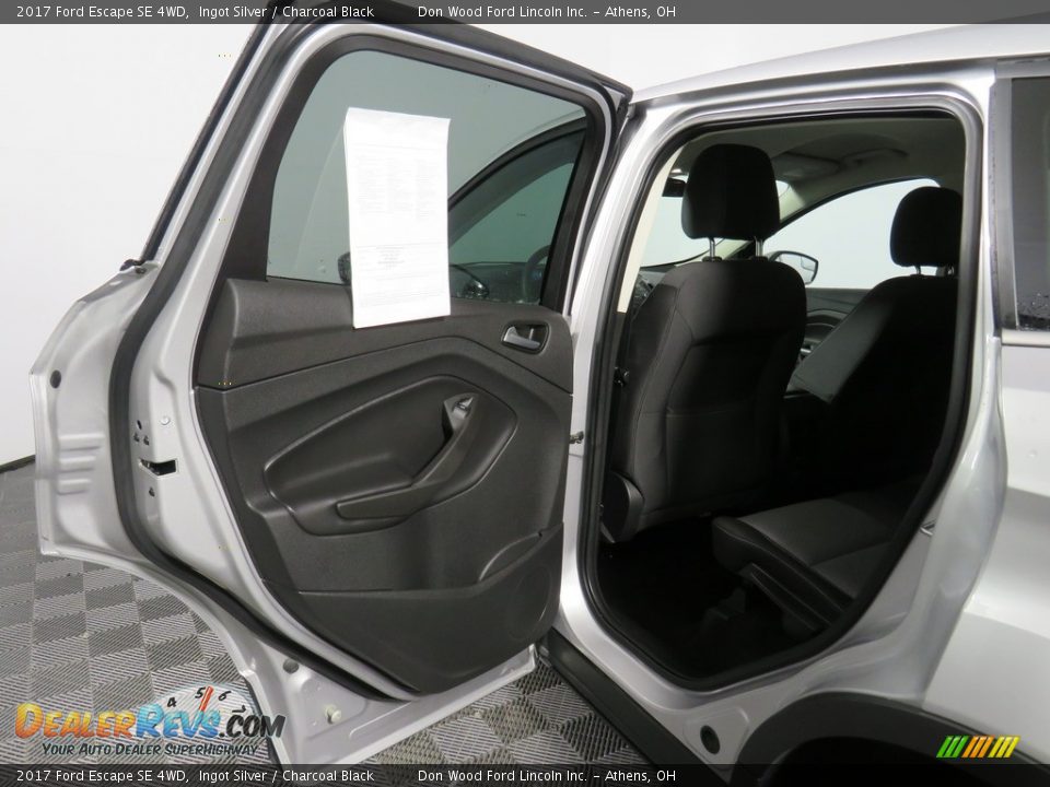2017 Ford Escape SE 4WD Ingot Silver / Charcoal Black Photo #35