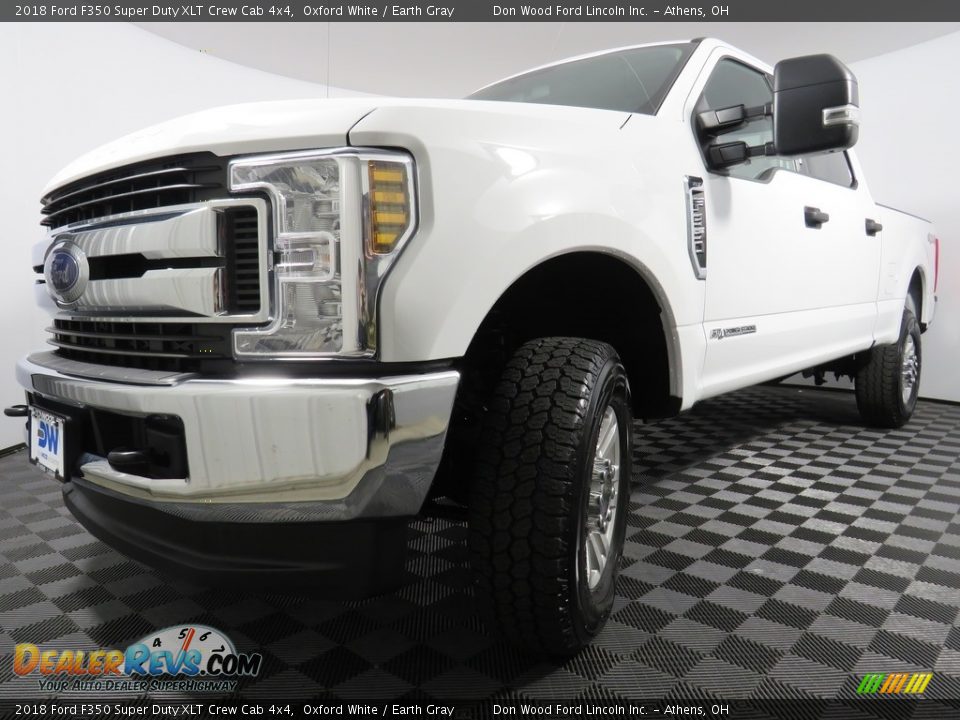 2018 Ford F350 Super Duty XLT Crew Cab 4x4 Oxford White / Earth Gray Photo #2