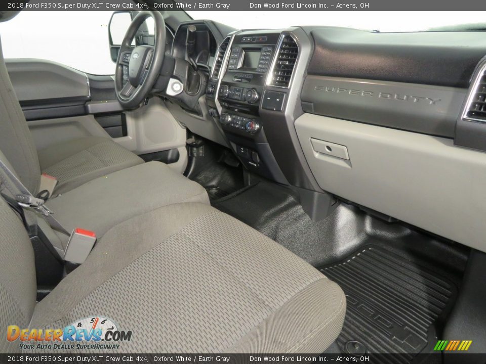 2018 Ford F350 Super Duty XLT Crew Cab 4x4 Oxford White / Earth Gray Photo #26