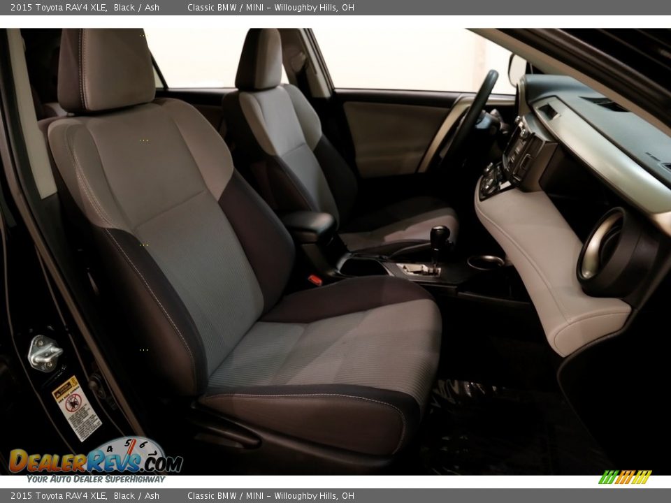 2015 Toyota RAV4 XLE Black / Ash Photo #11