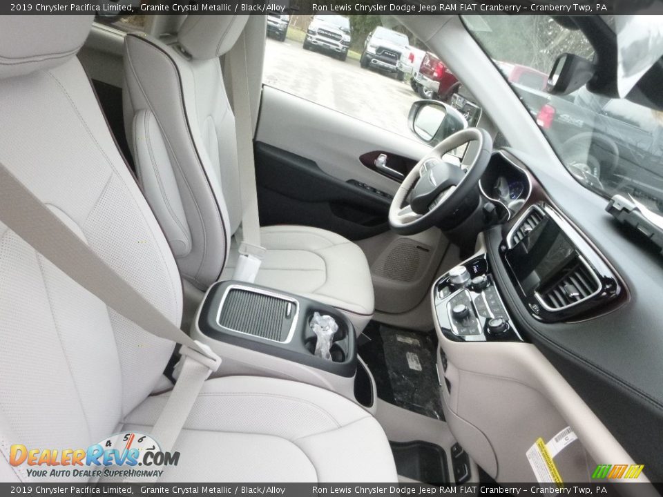 2019 Chrysler Pacifica Limited Granite Crystal Metallic / Black/Alloy Photo #10
