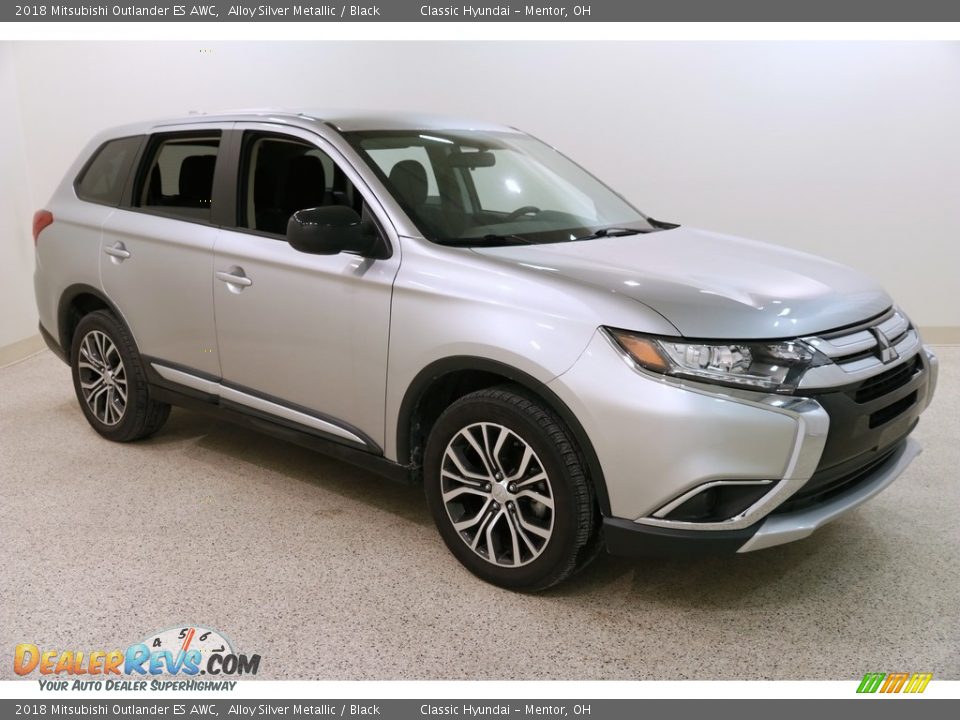 Front 3/4 View of 2018 Mitsubishi Outlander ES AWC Photo #1