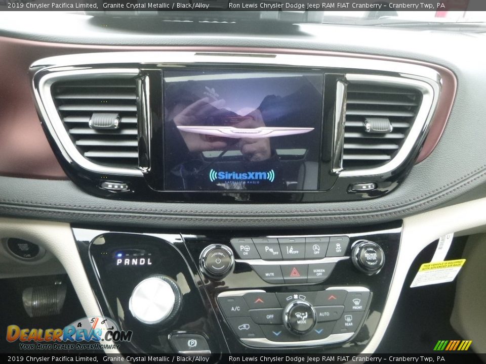 2019 Chrysler Pacifica Limited Granite Crystal Metallic / Black/Alloy Photo #17