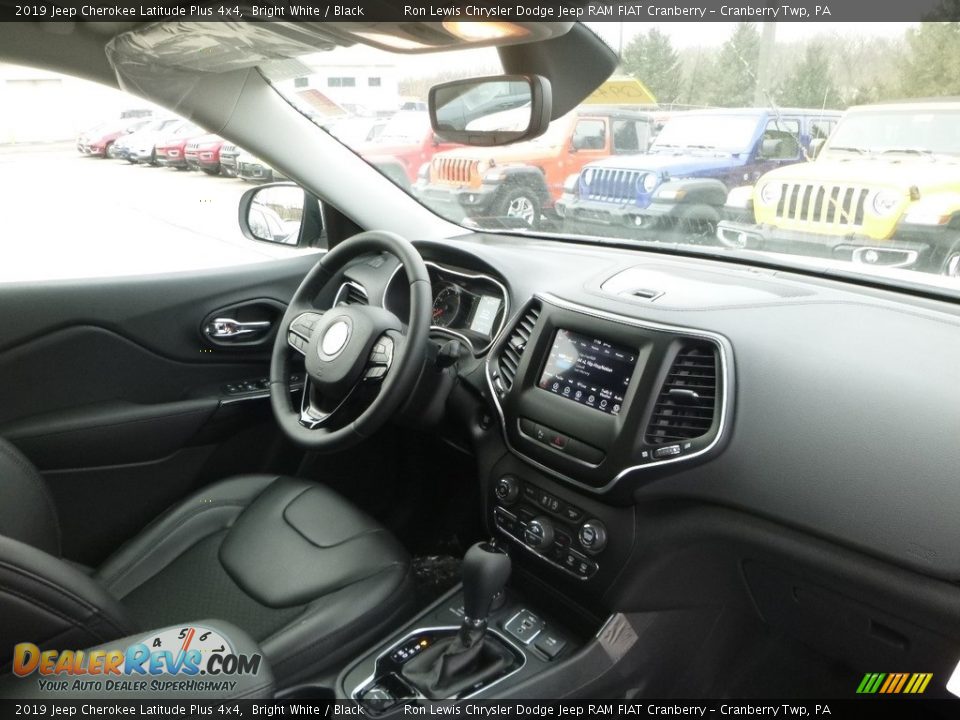 2019 Jeep Cherokee Latitude Plus 4x4 Bright White / Black Photo #11