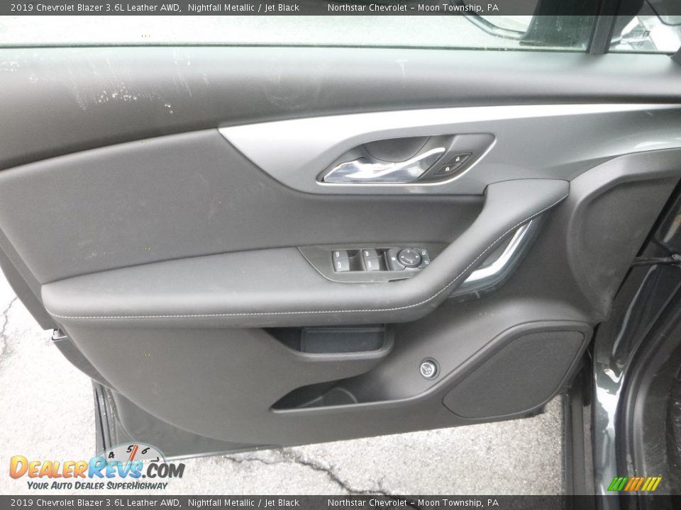 Door Panel of 2019 Chevrolet Blazer 3.6L Leather AWD Photo #16