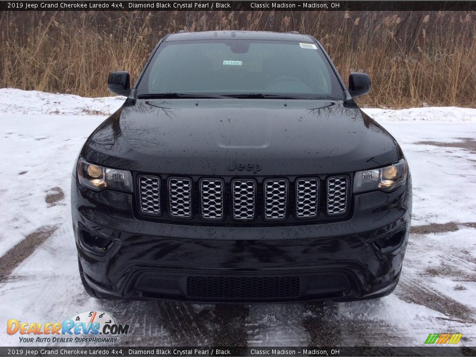 2019 Jeep Grand Cherokee Laredo 4x4 Diamond Black Crystal Pearl / Black Photo #2