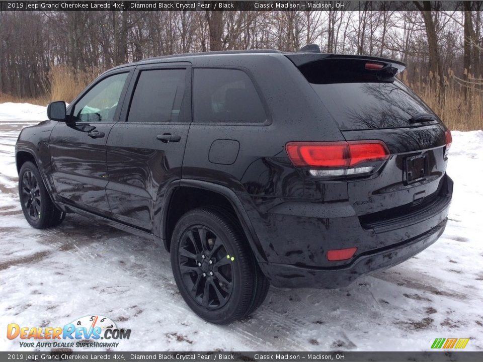 2019 Jeep Grand Cherokee Laredo 4x4 Diamond Black Crystal Pearl / Black Photo #4
