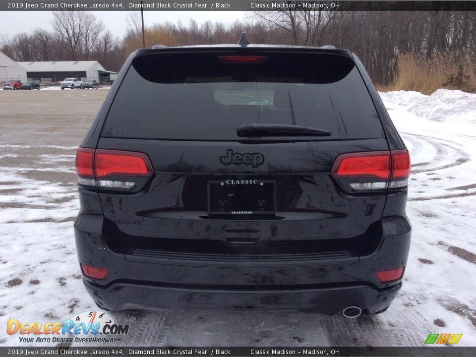2019 Jeep Grand Cherokee Laredo 4x4 Diamond Black Crystal Pearl / Black Photo #5