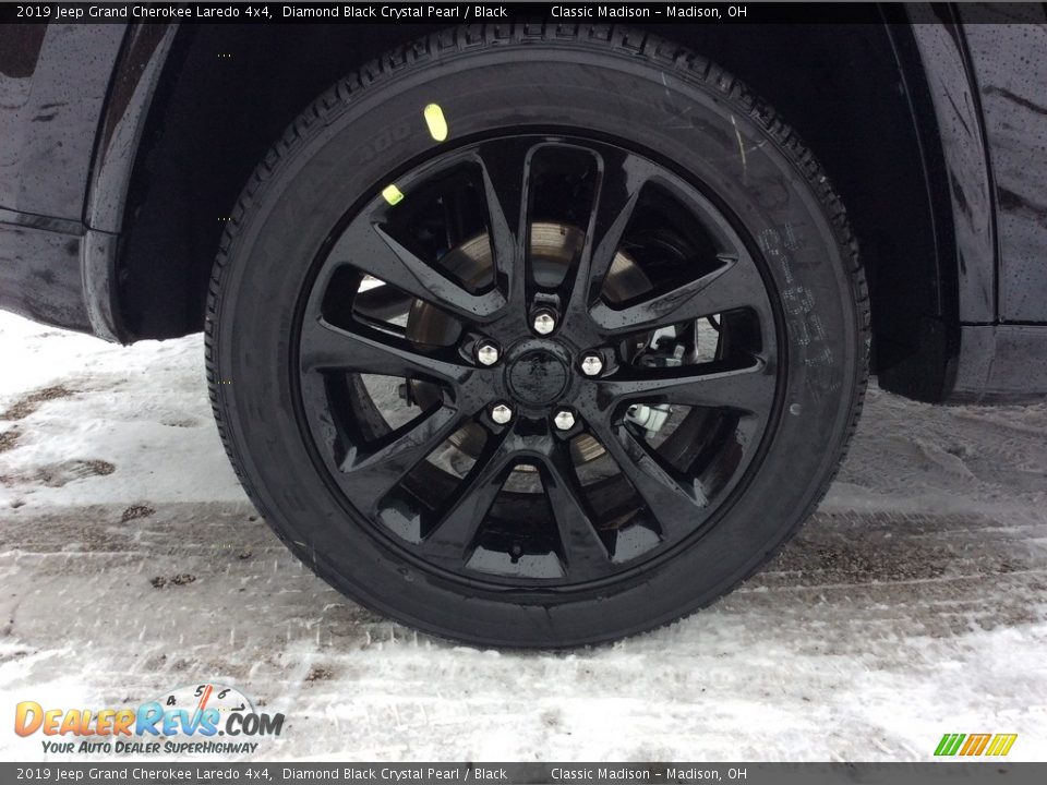 2019 Jeep Grand Cherokee Laredo 4x4 Diamond Black Crystal Pearl / Black Photo #7