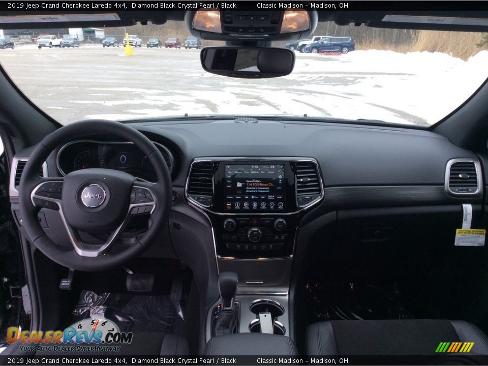 2019 Jeep Grand Cherokee Laredo 4x4 Diamond Black Crystal Pearl / Black Photo #12